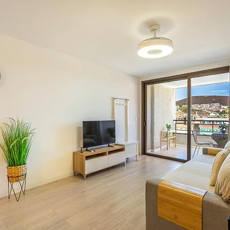 As De Casas - Valdes Center 7 - Cristianos * לוס כריסטיאנוס